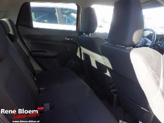 Suzuki Swift 1.2 Select Smart Hybrid picture 11