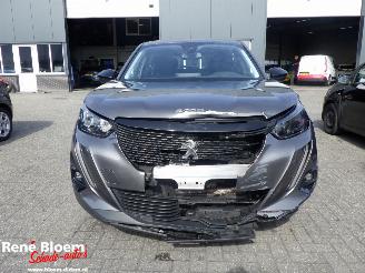 Peugeot 2008 1.2 PureTech Active Pack picture 3