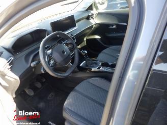 Peugeot 208 1.2 PureTech 100 Allure picture 11