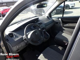 Renault Scenic 1.6 16V Expression Comfort picture 14