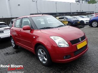 Suzuki Swift 1.5 Exlusive 102pk 5drs Airco picture 2