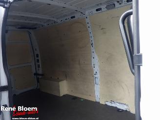Renault Master T35 2.3 DCI 135 L3H3 Comfort picture 9