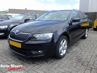 Coche accidentado Skoda Octavia Combi 1.6 TDI Greentech DSG Style Business 110pk 2016/7