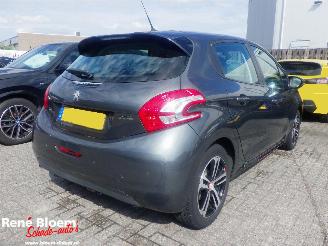 krockskadad bil auto Peugeot 208 1.2 VTi Access 2012/11