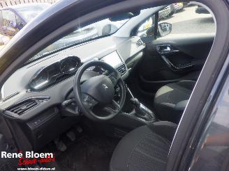 Peugeot 208 1.2 VTi Access picture 13