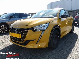 Damaged car Peugeot e-208 EV Active 50 kWh 2022/4