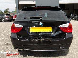 BMW 3-serie 318i Touring picture 3