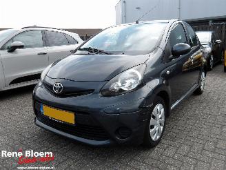 Voiture accidenté Toyota Aygo 1.0 VVT-i Comfort Airco 5drs 2013/3