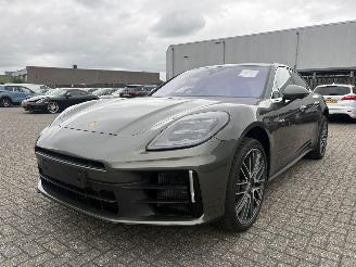 Schadeauto Porsche Panamera 4 E-Hybrid Full Option Rechtslenker 2026/7