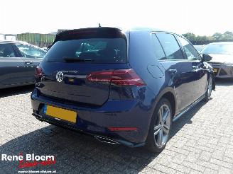 Schadeauto Volkswagen Golf 1.6 TDI Highline R-Line Automaat 2019/7