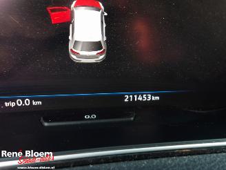 Volkswagen Golf 1.6 TDI Highline R-Line Automaat picture 19