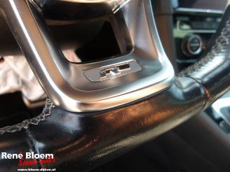 Volkswagen Golf 1.6 TDI Highline R-Line Automaat picture 21