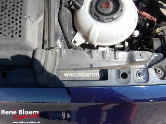 Volkswagen Golf 1.6 TDI Highline R-Line Automaat picture 12