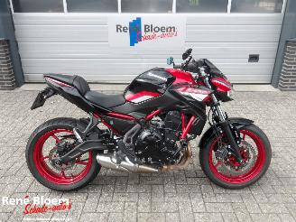 krockskadad bil motor Kawasaki  Z650 2025/1