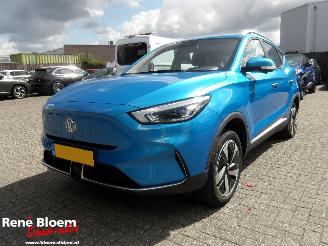 skadebil auto MG ZS EV Long Range Luxury 70kWh 156pk 2024/7