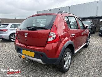 Vaurioauto  passenger cars Dacia Sandero 1.6 Stepway Airco 5drs 2012/3