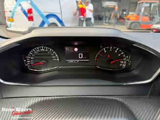 Peugeot 208 1.2 PureTech Active Pack picture 21