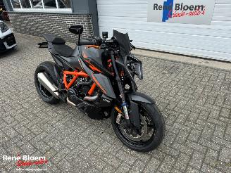 KTM  1390 SuperDuke picture 3