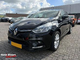 Schadeauto Renault Clio 0.9 TCe Limited 5-drs Airco 2017/10