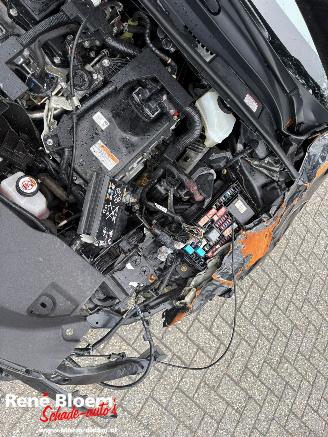 Toyota Corolla 1.8 Hybrid Dynamic Aut picture 11