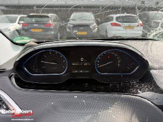 Peugeot 2008 1.2 Puretech Blue Executive 110pk picture 16