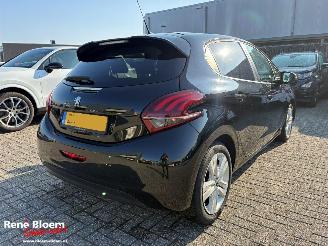 uszkodzony samochody osobowe Peugeot 208 1.2 Puret6ech Signature 5drs Airco 2019/6