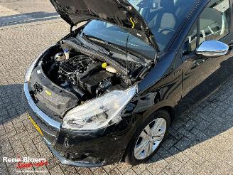 Peugeot 208 1.2 Puret6ech Signature 5drs Airco picture 8