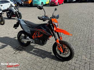 KTM 690 SMC R picture 7