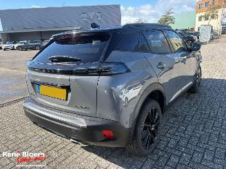 Peugeot 2008 1.2 Hybrid 145 GT picture 4