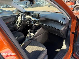 Peugeot 2008 1.2 Pure Terch Active Pack picture 9