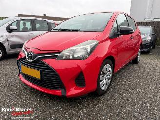 damaged passenger cars Toyota Yaris 1.0 VVT-i Trend 2014/10