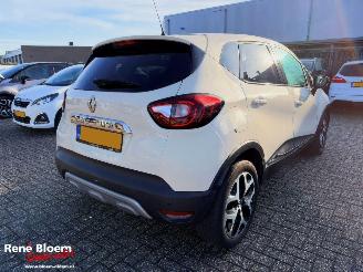 damaged passenger cars Renault Captur 1.3 TCE Intens 131pk 2019/5