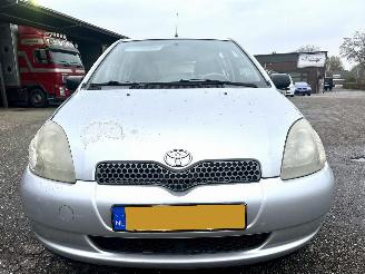 Toyota Yaris 1.0-16V VVT-i 68pk L.Luna - airco - 96dkm nap - 5 deurs - stuurbrk - cv - lederen stuurwiel - zo rijdbaar picture 3
