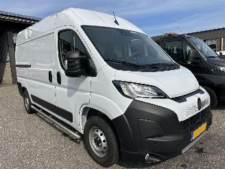 Citroën Jumper Gereserveerd 2.2 BlueHDi 120pk 6-bak S&S L2/H2 3.0t - 15dkm nap - 3pers - 2x camera - navi - front + line + side assist picture 4