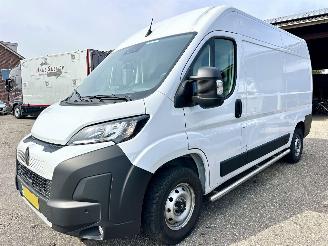 Citroën Jumper Gereserveerd 2.2 BlueHDi 120pk 6-bak S&S L2/H2 3.0t - 15dkm nap - 3pers - 2x camera - navi - front + line + side assist picture 2