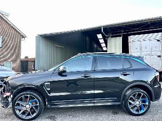 krockskadad bil auto Lynk & Co 01 1.5 aut 220pk plug-In hybrid - pano - nap - front + line + side assist - 360cam - 20 inch - memory - elektr klep - infinity 2023/7