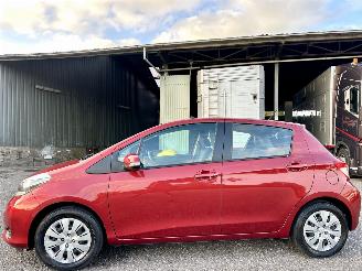 skadebil auto Toyota Yaris 1.3 VVT-i 99pk automaat + f1 Aspiration 5drs - nap - camera - airco - cruise - trekh - 4x nieuwe banden 2013/7