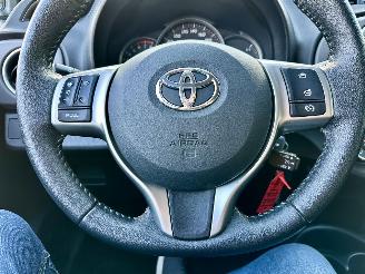 Toyota Yaris 1.3 VVT-i 99pk automaat + f1 Aspiration 5drs - nap - camera - airco - cruise - trekh - 4x goede banden picture 17