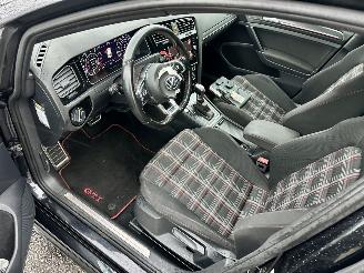Volkswagen Golf 2.0 TSI GTI 245pk aut + f1 Perf. 5drs - pano - cam - virtual - keyless - acc - front assist - carplay - sfeerverlichting picture 18