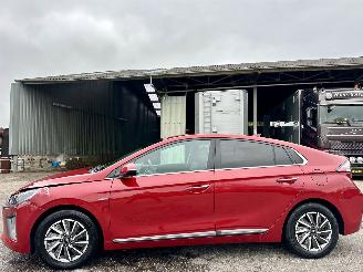 Schadeauto Hyundai Ioniq Premium EV 38kWh 2019/12