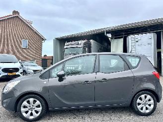 Voiture accidenté Opel Meriva 1.4 Turbo 120pk Berlin - nap - clima - cruise - navi - pdc v+a - trekh - licht + regens + dimmend binnenspiegel 2013/6
