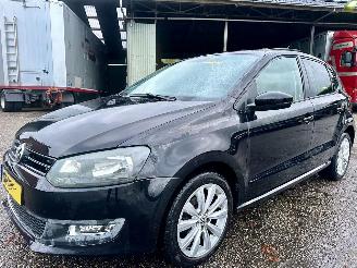 Volkswagen Polo 1.2 TSI 105pk 6-bak Highline 5drs - pano - airco - cruise - pdc - lmv - 4x elektr ramen - alcantara picture 2