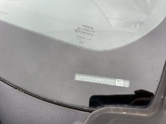 Toyota C-HR Gereserveerd 1.8 Full Hybrid 148pk aut Energy - 42dkm nap - navi - camera - keyless entry + start - front + line assist picture 98