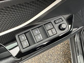 Toyota C-HR Gereserveerd 1.8 Full Hybrid 148pk aut Energy - 42dkm nap - navi - camera - keyless entry + start - front + line assist picture 47