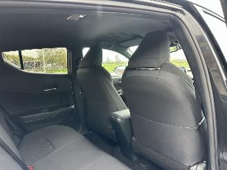 Toyota C-HR Gereserveerd 1.8 Full Hybrid 148pk aut Energy - 42dkm nap - navi - camera - keyless entry + start - front + line assist picture 63