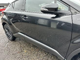 Toyota C-HR Gereserveerd 1.8 Full Hybrid 148pk aut Energy - 42dkm nap - navi - camera - keyless entry + start - front + line assist picture 117