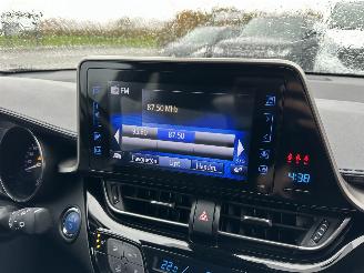Toyota C-HR Gereserveerd 1.8 Full Hybrid 148pk aut Energy - 42dkm nap - navi - camera - keyless entry + start - front + line assist picture 59