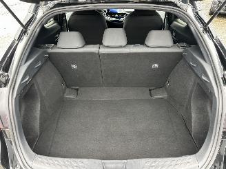 Toyota C-HR Gereserveerd 1.8 Full Hybrid 148pk aut Energy - 42dkm nap - navi - camera - keyless entry + start - front + line assist picture 75