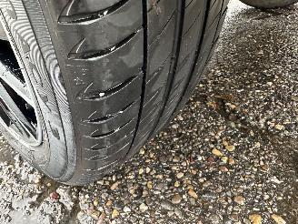 Toyota C-HR Gereserveerd 1.8 Full Hybrid 148pk aut Energy - 42dkm nap - navi - camera - keyless entry + start - front + line assist picture 111