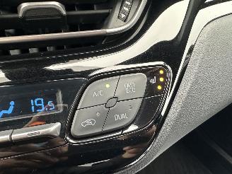 Toyota C-HR Gereserveerd 1.8 Full Hybrid 148pk aut Energy - 42dkm nap - navi - camera - keyless entry + start - front + line assist picture 39